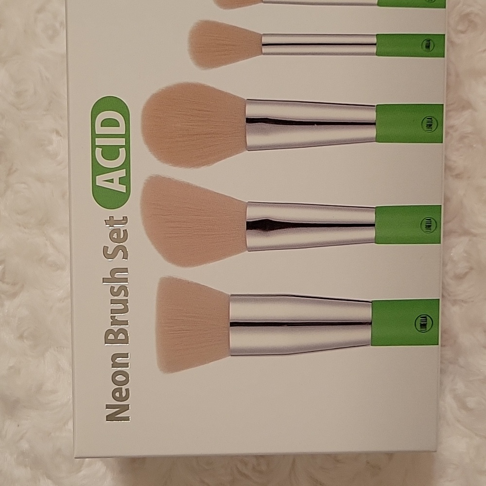 SOLD                Neon MakeUp Brush Set Lurella Cosmetics ACID color - Picture 2 of 7